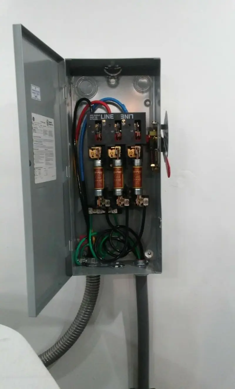 Three-phase disconnect switch installed for Smoke Detector Installation in Chaparral